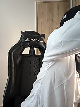 Kiitygirl online show from 10-31-25, 08:21