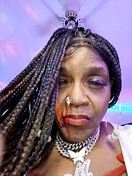 MadamBlingbox online show from 12-22-25, 05:48