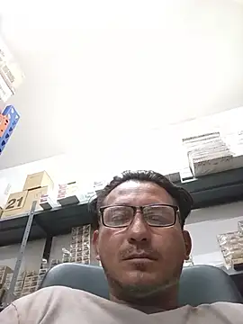 Andresguz35 online show from 10-22-25, 04:29