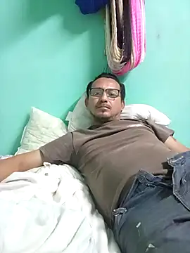 Andresguz35 online show from 02-01-26, 04:11