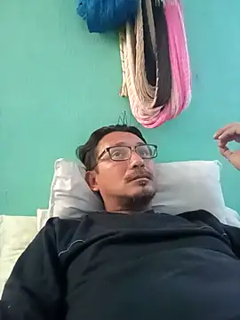 Andresguz35 online show from 02-02-26, 05:33