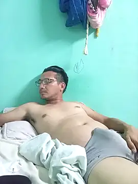 Andresguz35 online show from 03-07-26, 05:04