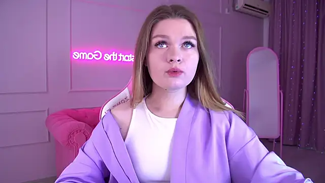 Snapshot of CrystalLyons chatting on 01-30-25, 06:24 CrystalLyons online show from 01-30-25, 06:24