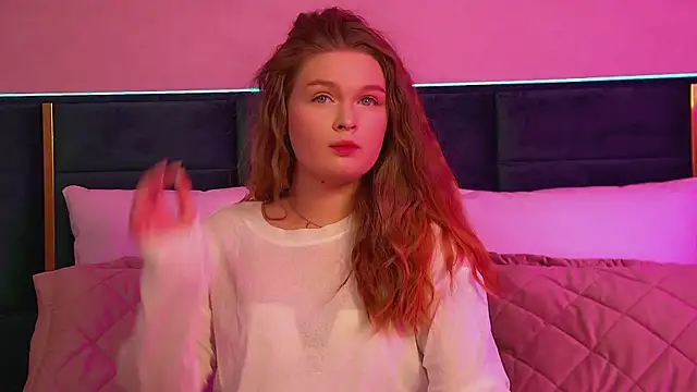 Snapshot of CrystalLyons chatting on 09-08-25, 06:07 CrystalLyons online show from 09-08-25, 06:07