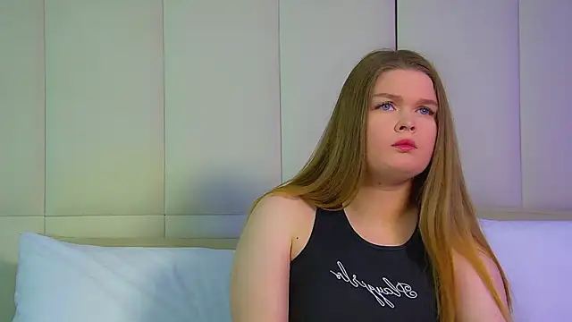 Snapshot of CrystalLyons chatting on 10-03-25, 12:13 CrystalLyons online show from 10-03-25, 12:13