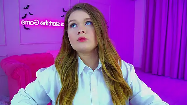 Snapshot of CrystalLyons chatting on 10-24-25, 11:06 CrystalLyons online show from 10-24-25, 11:06