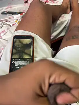 Snapshot of morenoroludo777 chatting on 03-08-25, 05:33 morenoroludo777 online show from 03-08-25, 05:33