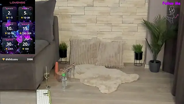 VictoriaMazze online show from 06-26-26, 12:15