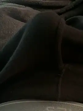 Snapshot of jrizz215 chatting on 10-16-25, 04:08 jrizz215 online show from 10-16-25, 04:08