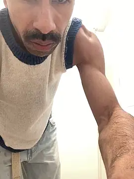 Lucascacaca online show from 12-16-24, 02:27