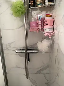 Lucascacaca online show from 04-24-26, 09:01