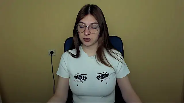 Luna Lush  online show from 04-25-26, 09:34