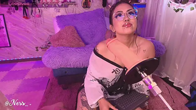 Snapshot of ness_wi chatting on 03-06-26, 02:41 ness wi online show from 03-06-26, 02:41