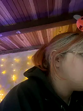 SophiaWeestt99 online show from 11-20-25, 03:07