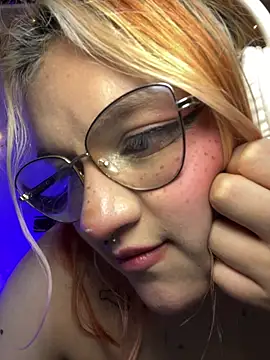 SophiaWeestt99 online show from 04-09-26, 06:19