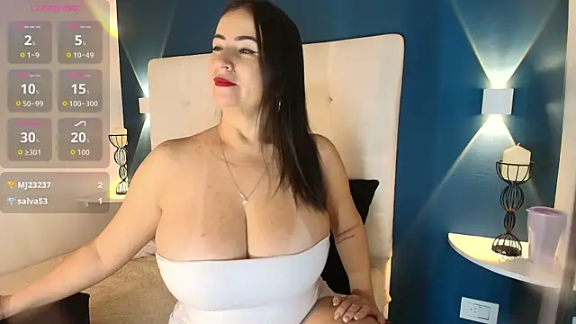 Snapshot of Emmawattsom chatting on 11-09-25, 01:42 Emmawattsom online show from 11-09-25, 01:42