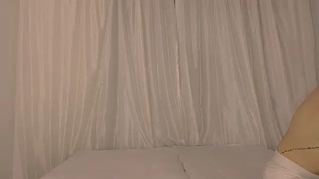 Miiafoxxx online show from 02-08-26, 05:22