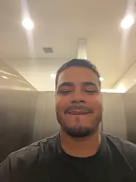 Snapshot of thiagowes chatting on 04-28-26, 01:15 thiagowes online show from 04-28-26, 01:15