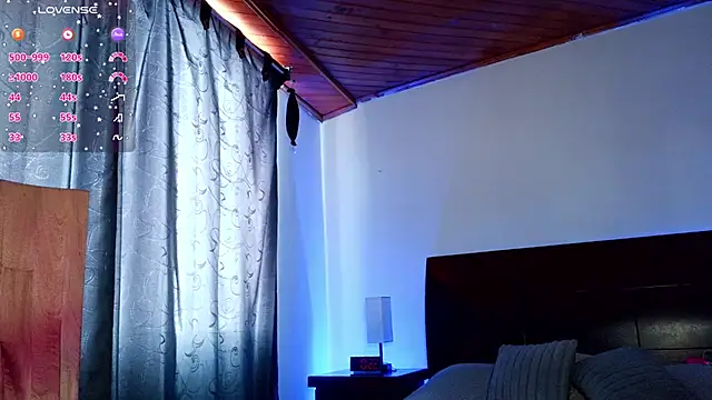 luccycollins  online show from 06-10-26, 03:22