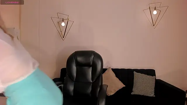 RebeccaHudson online show from 02-12-26, 07:09