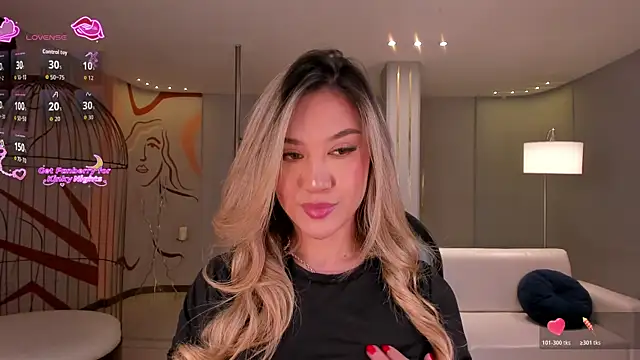 RebeccaHudson online show from 04-24-26, 07:49