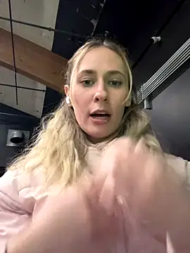 Snapshot of M1ssyk1ssy chatting on 12-01-25, 12:15 M1ssyk1ssy online show from 12-01-25, 12:15