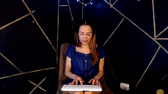 Snapshot of camilawm19 chatting on 04-06-26, 12:41 camilawm19 online show from 04-06-26, 12:41