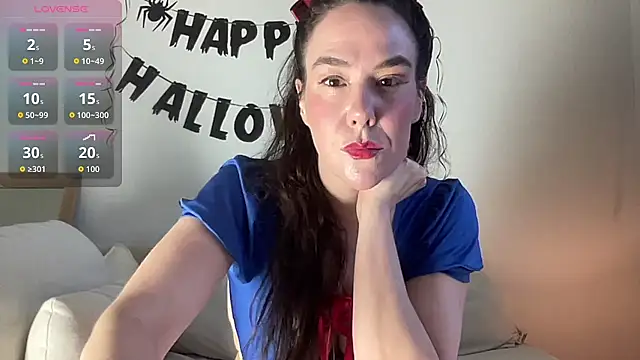 Snapshot of MilkyHoneyLullabies chatting on 10-27-25, 01:04 MilkyHoneyLullabies online show from 10-27-25, 01:04