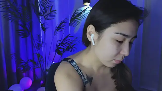 Deiri Delightful online show from 12-18-24, 06:21