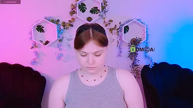 nikole kitt online show from 06-12-26, 06:51
