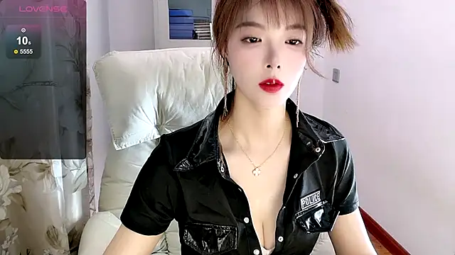 Snapshot of NINIbaby-99 chatting on 03-15-25, 05:04 NINIbaby-99 online show from 03-15-25, 05:04