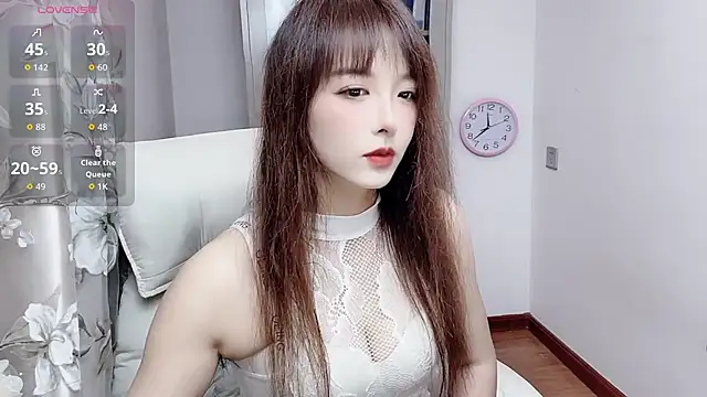 Snapshot of NINIbaby-99 chatting on 10-27-25, 03:38 NINIbaby-99 online show from 10-27-25, 03:38