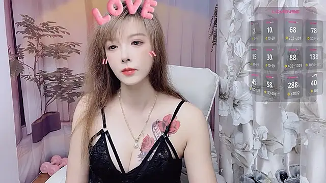 Snapshot of NINIbaby-99 chatting on 06-07-26, 04:00 NINIbaby-99 online show from 06-07-26, 04:00