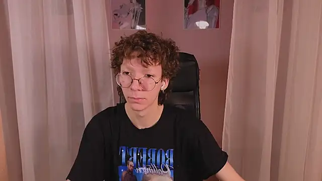 Snapshot of TommieH chatting on 02-09-25, 05:40 TommieH online show from 02-09-25, 05:40