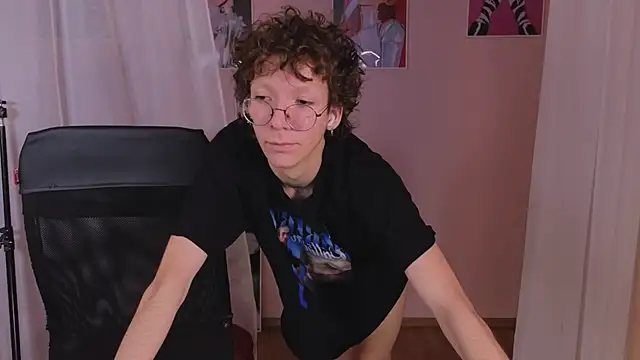 Snapshot of TommieH chatting on 02-09-25, 11:58 TommieH online show from 02-09-25, 11:58