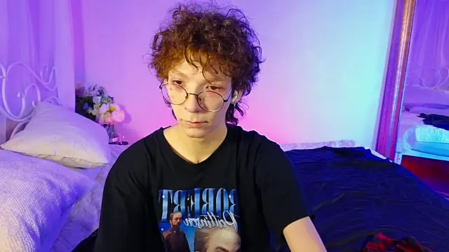 Snapshot of TommieH chatting on 02-26-25, 05:42 TommieH online show from 02-26-25, 05:42