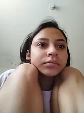 Snapshot of emma_ambar chatting on 10-31-25, 05:03 emma ambar online show from 10-31-25, 05:03