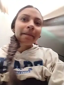 emma ambar online show from 11-28-25, 04:42