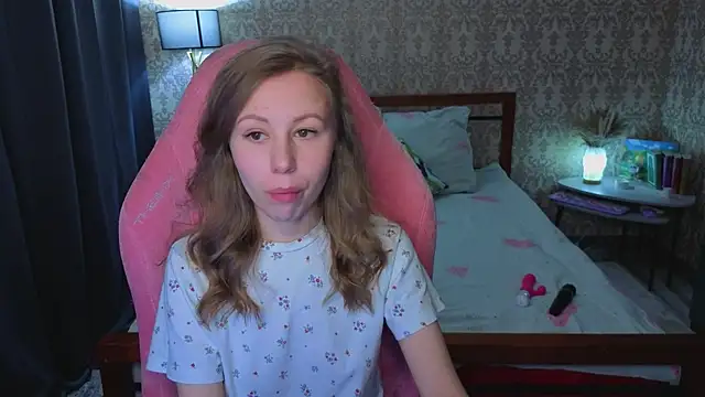 Lill Mary online show from 12-14-25, 02:50