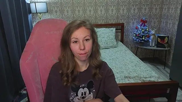 Lill Mary online show from 12-22-25, 03:36