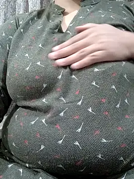 Snapshot of Bbw_Juice_Wife chatting on 12-13-24, 11:02 Bbw Juice Wife online show from 12-13-24, 11:02