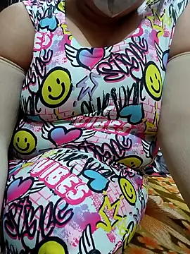 Snapshot of Bbw_Juice_Wife chatting on 02-18-25, 11:44 Bbw Juice Wife online show from 02-18-25, 11:44