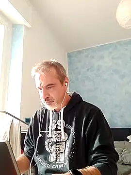 Snapshot of Marcolino183 chatting on 12-13-24, 11:23 Marcolino183 online show from 12-13-24, 11:23