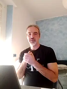 Snapshot of Marcolino183 chatting on 01-14-25, 09:24 Marcolino183 online show from 01-14-25, 09:24