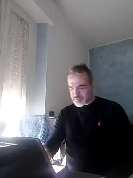 Snapshot of Marcolino183 chatting on 02-03-25, 03:49 Marcolino183 online show from 02-03-25, 03:49