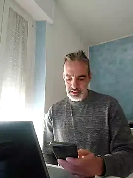 Snapshot of Marcolino183 chatting on 02-07-25, 11:45 Marcolino183 online show from 02-07-25, 11:45