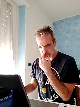 Snapshot of Marcolino183 chatting on 02-21-25, 02:38 Marcolino183 online show from 02-21-25, 02:38