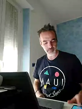 Snapshot of Marcolino183 chatting on 03-11-25, 02:40 Marcolino183 online show from 03-11-25, 02:40