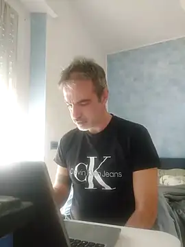 Snapshot of Marcolino183 chatting on 03-19-25, 08:55 Marcolino183 online show from 03-19-25, 08:55