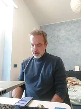 Snapshot of Marcolino183 chatting on 11-27-25, 08:38 Marcolino183 online show from 11-27-25, 08:38